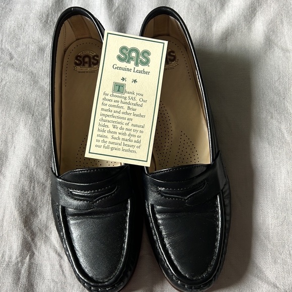 SAS Black Leather Loafer Size 8 NARROW (S) - Picture 2 of 9